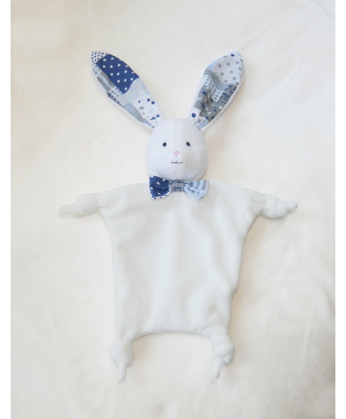 Doudou lapin blanc - noeud de papillon